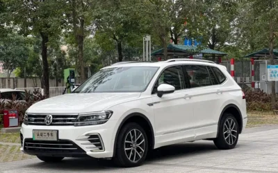 Volkswagen Volkswagen Magotan в цвете и кузовом – это идеальный выбор среди китайских автомобилей. Доступная цена и надежность гарантированы.