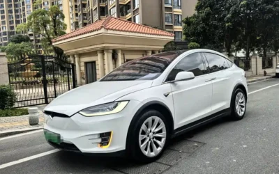 Tesla Tesla Model 3 в цвете и кузовом – это идеальный выбор среди китайских автомобилей. Доступная цена и надежность гарантированы.