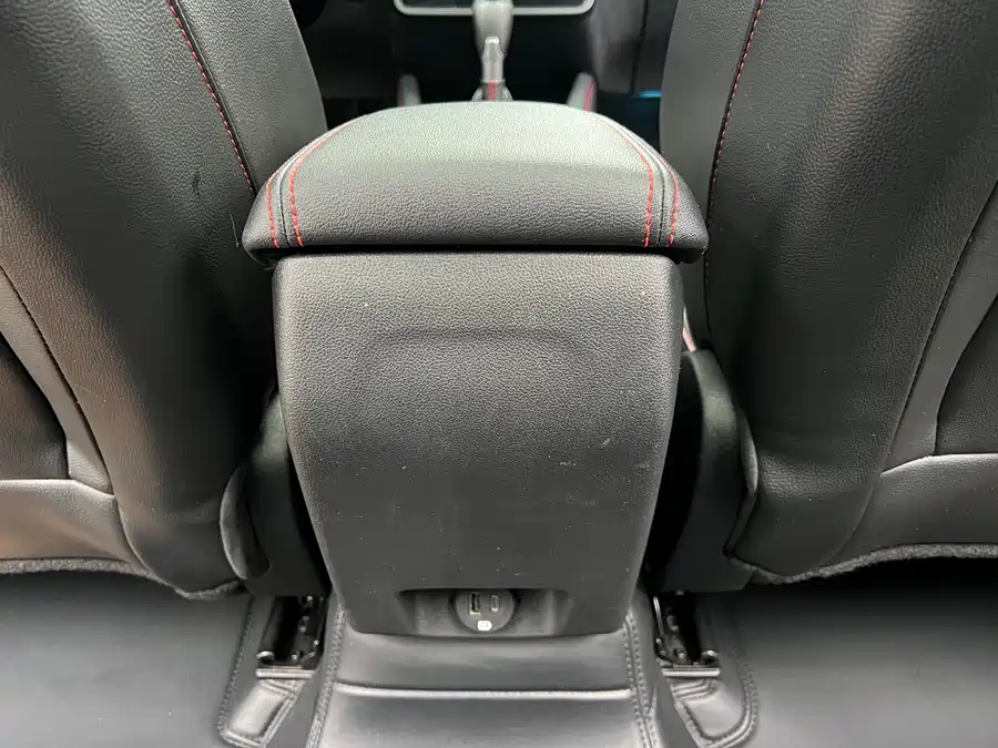 Ford Ford Focus в цвете и кузовом – это идеальный выбор среди китайских автомобилей. Доступная цена и надежность гарантированы.