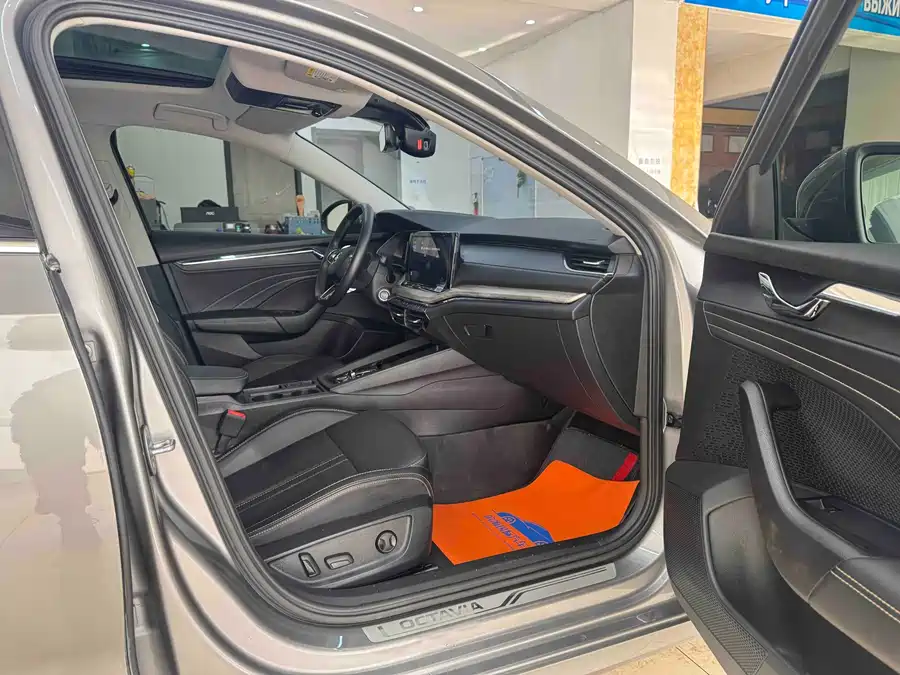 Skoda Skoda Octavia в цвете и кузовом – это идеальный выбор среди китайских автомобилей. Доступная цена и надежность гарантированы.