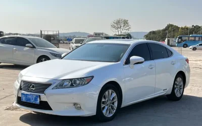 Lexus Lexus ES в цвете и кузовом – это идеальный выбор среди китайских автомобилей. Доступная цена и надежность гарантированы.