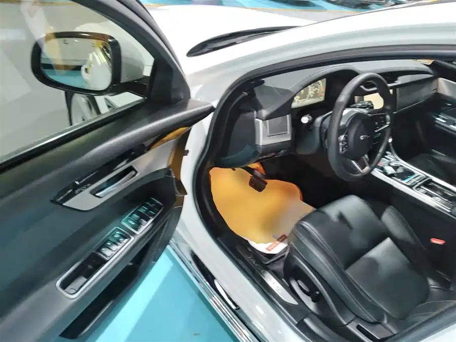 Jaguar Jaguar XFL в цвете и кузовом – это идеальный выбор среди китайских автомобилей. Доступная цена и надежность гарантированы.