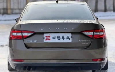 Skoda Skoda Superb в цвете и кузовом – это идеальный выбор среди китайских автомобилей. Доступная цена и надежность гарантированы.