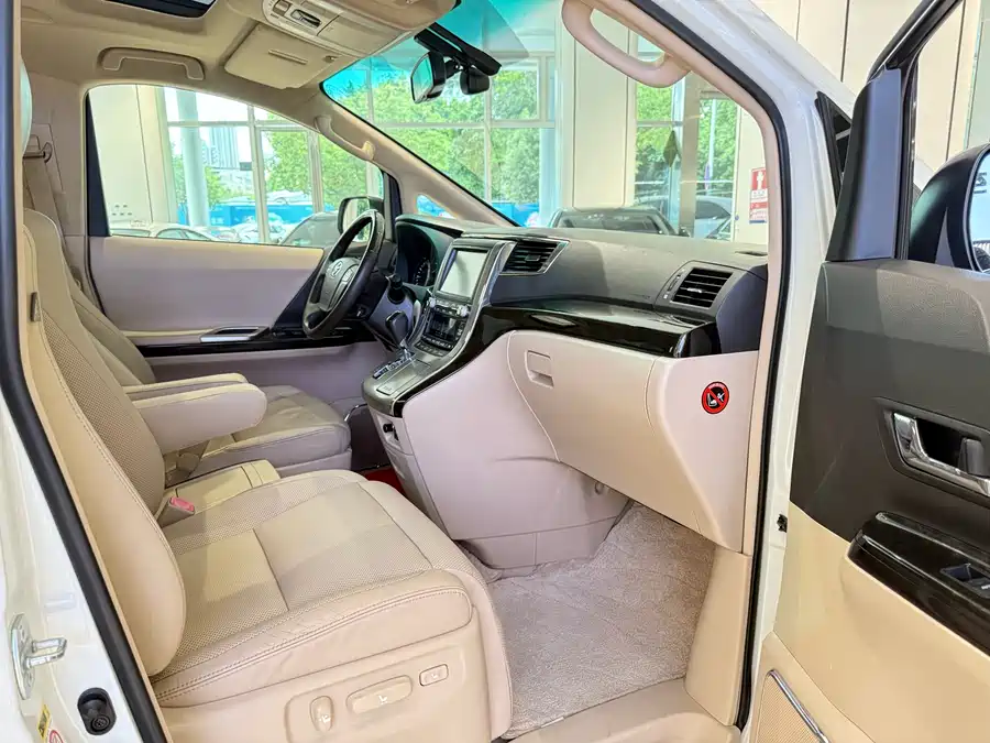 Cadillac Cadillac XT6 в цвете и кузовом – это идеальный выбор среди китайских автомобилей. Доступная цена и надежность гарантированы.