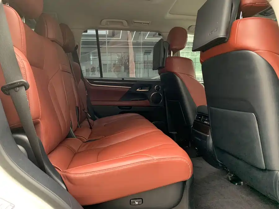 Lexus Lexus LX в цвете и кузовом – это идеальный выбор среди китайских автомобилей. Доступная цена и надежность гарантированы.
