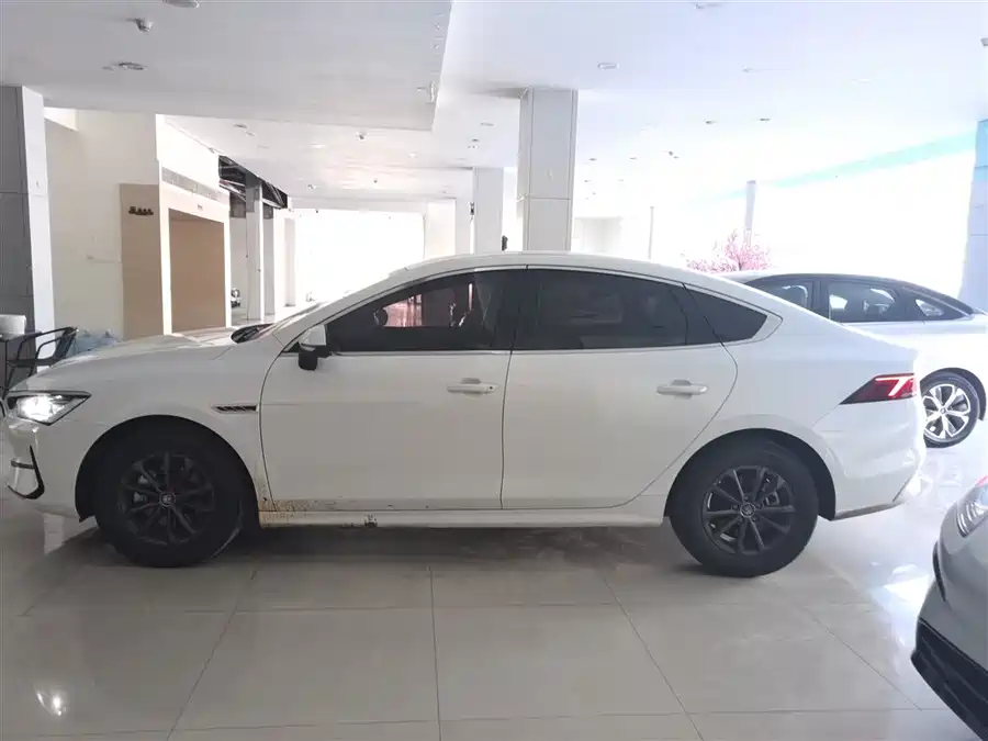 BYD BYD Qin PLUS в цвете и кузовом – это идеальный выбор среди китайских автомобилей. Доступная цена и надежность гарантированы.