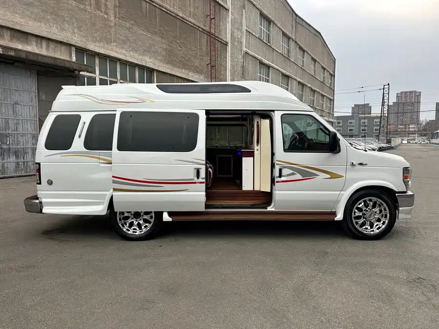 Ford Ford GPW в цвете и кузовом – это идеальный выбор среди китайских автомобилей. Доступная цена и надежность гарантированы.