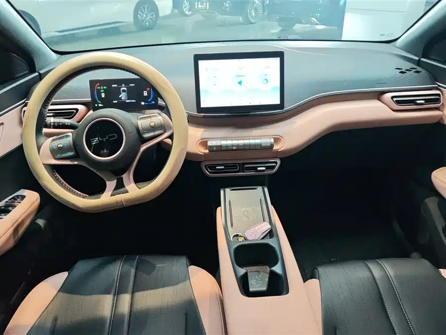 NIO NIO ET5T в цвете и кузовом – это идеальный выбор среди китайских автомобилей. Доступная цена и надежность гарантированы.