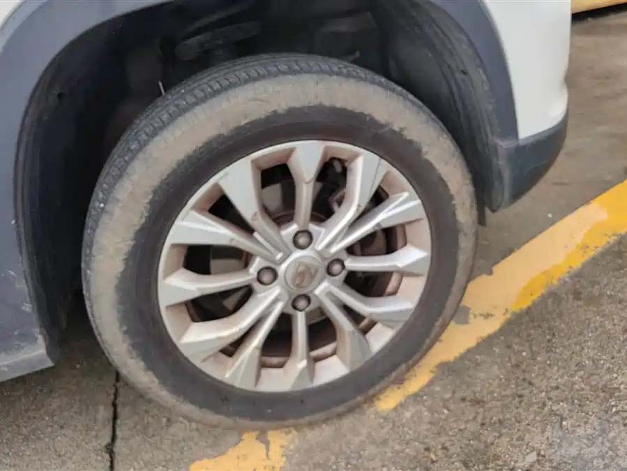 BYD BYD F0 в цвете и кузовом – это идеальный выбор среди китайских автомобилей. Доступная цена и надежность гарантированы.
