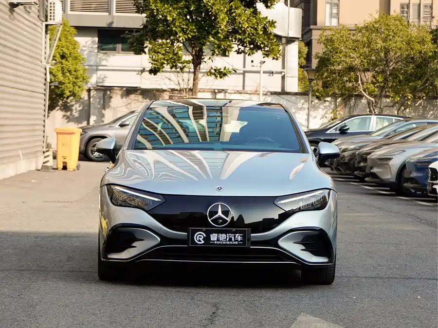 Toyota Toyota Crown в цвете и кузовом – это идеальный выбор среди китайских автомобилей. Доступная цена и надежность гарантированы.