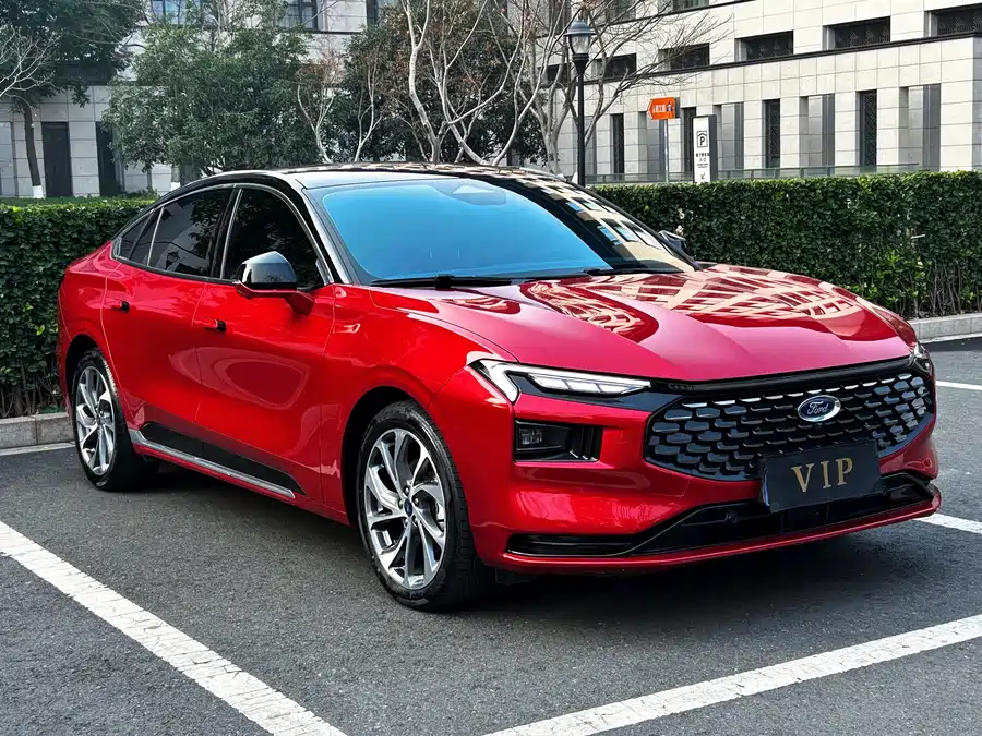Ford Ford Mondeo в цвете и кузовом – это идеальный выбор среди китайских автомобилей. Доступная цена и надежность гарантированы.