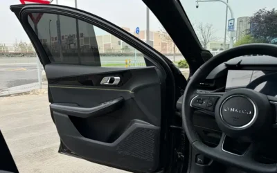 Lynk & Co Lynk & Co 03 в цвете и кузовом – это идеальный выбор среди китайских автомобилей. Доступная цена и надежность гарантированы.