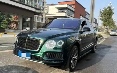 Bentley Bentley Flying Spur в цвете и кузовом – это идеальный выбор среди китайских автомобилей. Доступная цена и надежность гарантированы.
