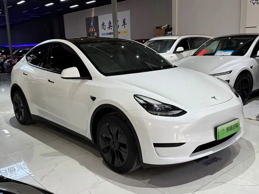 Volkswagen Volkswagen Lavida в цвете и кузовом – это идеальный выбор среди китайских автомобилей. Доступная цена и надежность гарантированы.