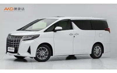 Toyota Toyota Crown Kluger в цвете и кузовом – это идеальный выбор среди китайских автомобилей. Доступная цена и надежность гарантированы.