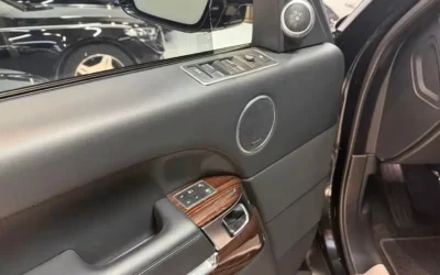 Land Rover Land Rover Range Rover в цвете и кузовом – это идеальный выбор среди китайских автомобилей. Доступная цена и надежность гарантированы.