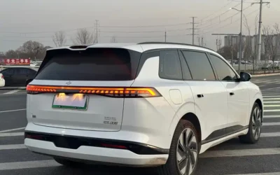 Dongfeng eπ Dongfeng eπ007 в цвете и кузовом – это идеальный выбор среди китайских автомобилей. Доступная цена и надежность гарантированы.
