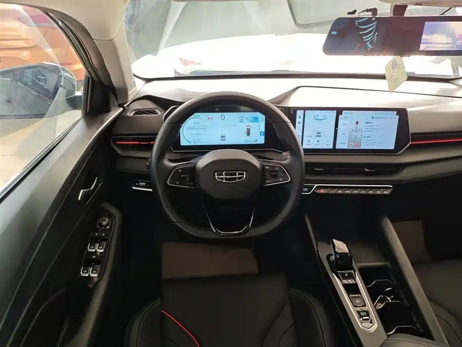 SEAT SEAT LEON в цвете и кузовом – это идеальный выбор среди китайских автомобилей. Доступная цена и надежность гарантированы.