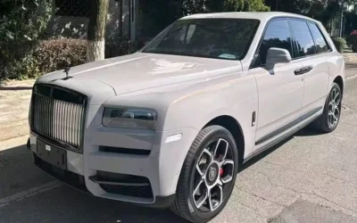 Rolls-Royce Rolls-Royce Cullinan в цвете и кузовом – это идеальный выбор среди китайских автомобилей. Доступная цена и надежность гарантированы.