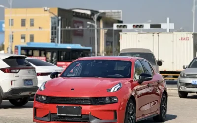 Lynk & Co Lynk & Co 03 в цвете и кузовом – это идеальный выбор среди китайских автомобилей. Доступная цена и надежность гарантированы.