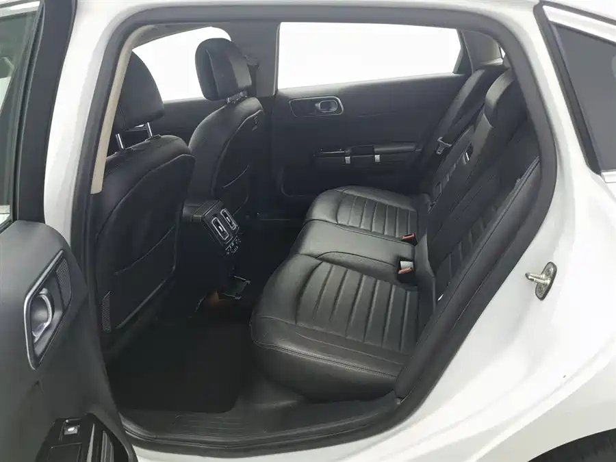 ZXAUTO Zhongxing Little Tiger в цвете и кузовом – это идеальный выбор среди китайских автомобилей. Доступная цена и надежность гарантированы.