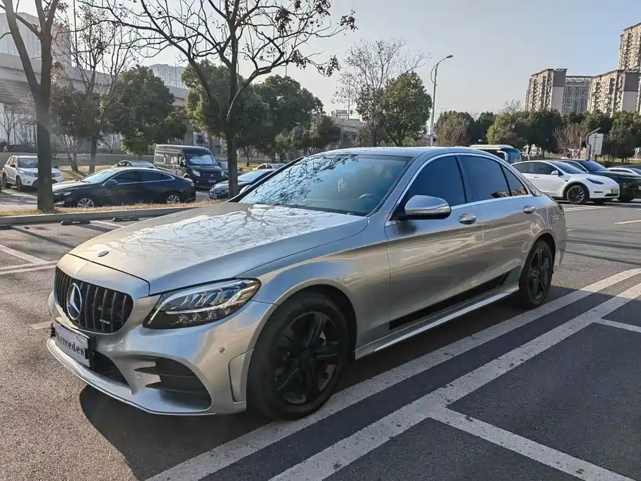 Mercedes-Benz Mercedes-Benz C-Class в цвете и кузовом – это идеальный выбор среди китайских автомобилей. Доступная цена и надежность гарантированы.