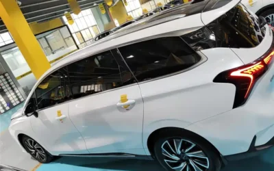 Dongfeng Forthing Lingzhi EV в цвете и кузовом – это идеальный выбор среди китайских автомобилей. Доступная цена и надежность гарантированы.