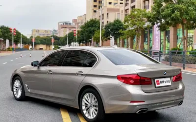 BMW BMW 5 Series EV в цвете и кузовом – это идеальный выбор среди китайских автомобилей. Доступная цена и надежность гарантированы.