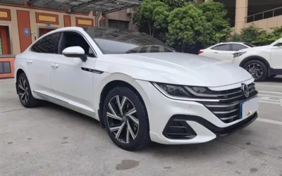 Volkswagen Volkswagen Lamando в цвете и кузовом – это идеальный выбор среди китайских автомобилей. Доступная цена и надежность гарантированы.