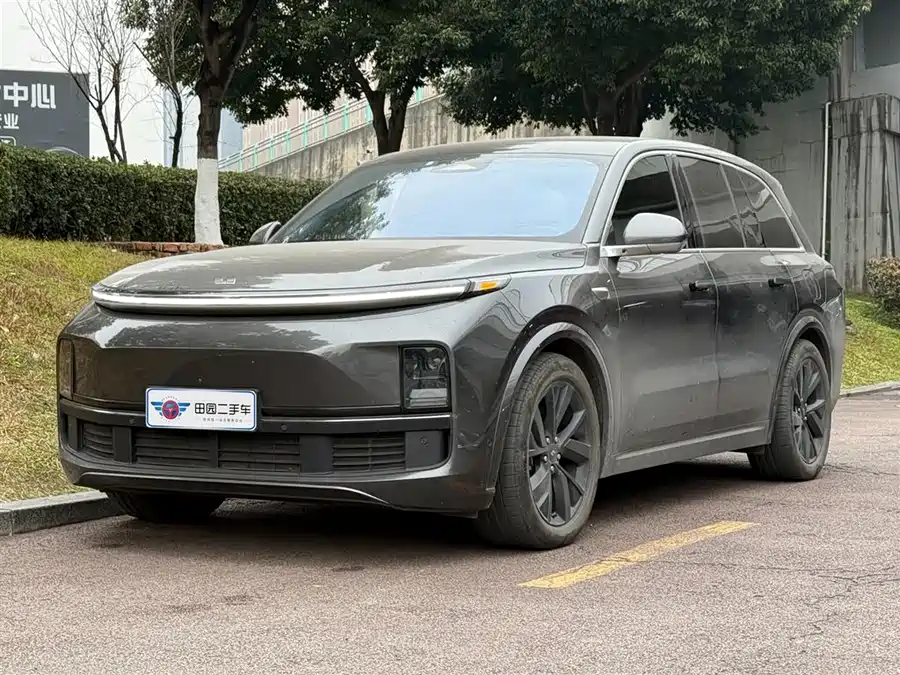 Audi Audi Q3 в цвете и кузовом – это идеальный выбор среди китайских автомобилей. Доступная цена и надежность гарантированы.