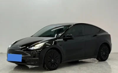 Tesla Tesla Model 3 в цвете и кузовом – это идеальный выбор среди китайских автомобилей. Доступная цена и надежность гарантированы.