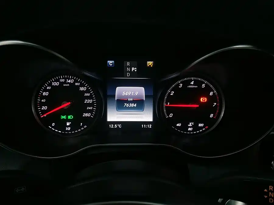 Mercedes-Benz Mercedes-Benz C-Class в цвете и кузовом – это идеальный выбор среди китайских автомобилей. Доступная цена и надежность гарантированы.