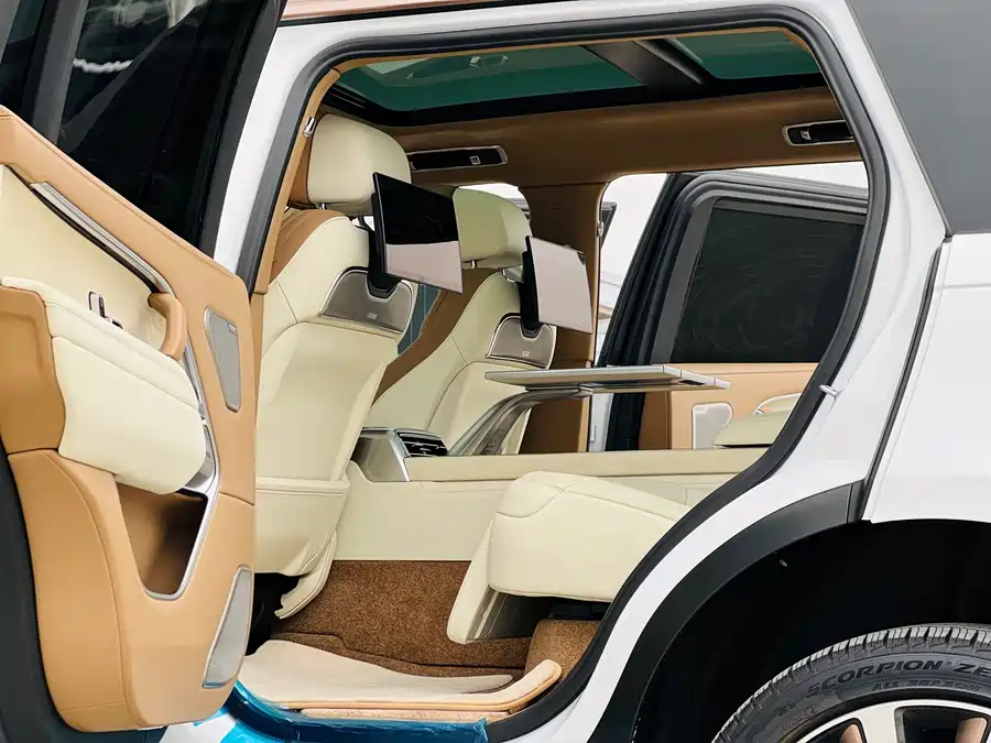 Venucia Venucia D60 EV в цвете и кузовом – это идеальный выбор среди китайских автомобилей. Доступная цена и надежность гарантированы.