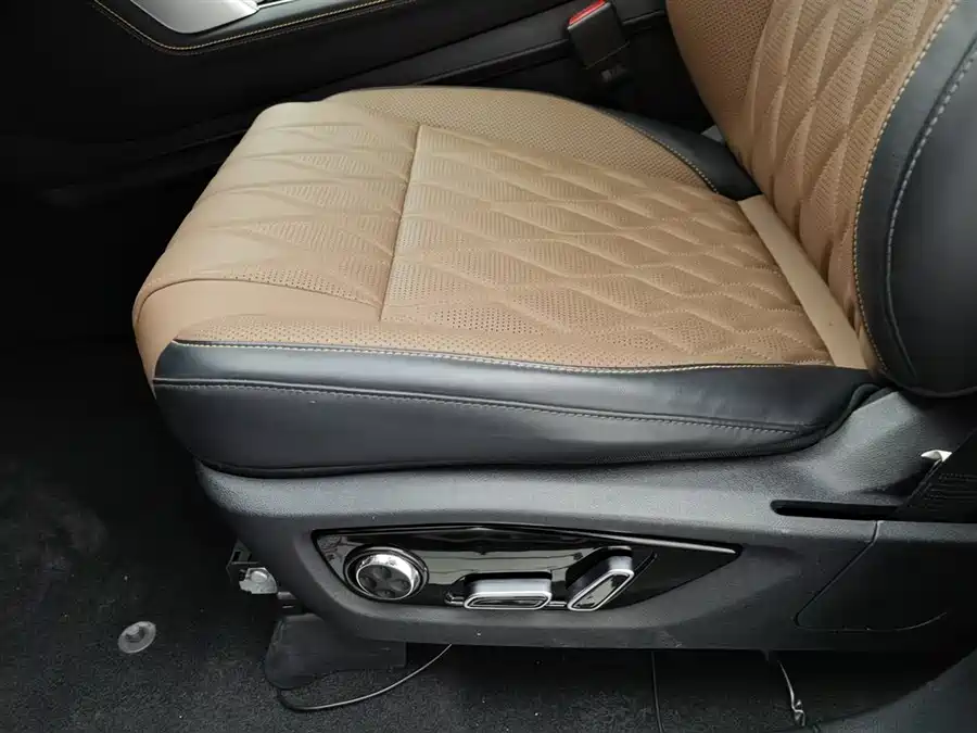 BMW BMW 4 Series в цвете и кузовом – это идеальный выбор среди китайских автомобилей. Доступная цена и надежность гарантированы.