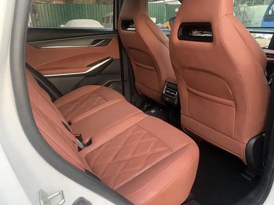 BMW BMW 4 Series в цвете и кузовом – это идеальный выбор среди китайских автомобилей. Доступная цена и надежность гарантированы.