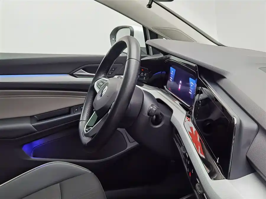Shaanxi Automobile Light Truck Delong K3000 в цвете и кузовом – это идеальный выбор среди китайских автомобилей. Доступная цена и надежность гарантированы.