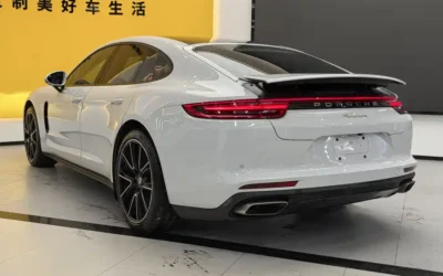 Porsche Porsche 718 в цвете и кузовом – это идеальный выбор среди китайских автомобилей. Доступная цена и надежность гарантированы.