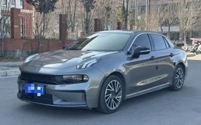 Lynk & Co Lynk & Co 03 в цвете и кузовом – это идеальный выбор среди китайских автомобилей. Доступная цена и надежность гарантированы.