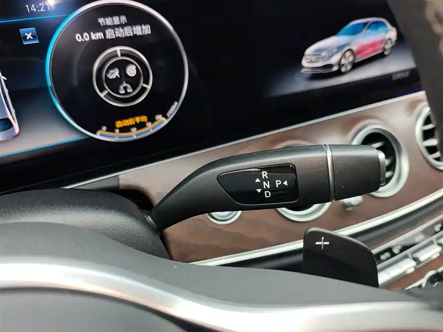 Mercedes-Benz Mercedes-Benz E-Class в цвете и кузовом – это идеальный выбор среди китайских автомобилей. Доступная цена и надежность гарантированы.