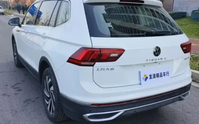 Volkswagen Volkswagen Magotan в цвете и кузовом – это идеальный выбор среди китайских автомобилей. Доступная цена и надежность гарантированы.