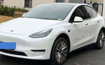 Tesla Tesla Model 3 в цвете и кузовом – это идеальный выбор среди китайских автомобилей. Доступная цена и надежность гарантированы.