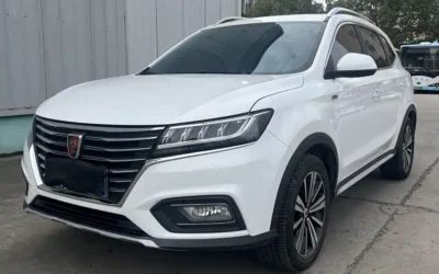 Roewe Roewe i5 в цвете и кузовом – это идеальный выбор среди китайских автомобилей. Доступная цена и надежность гарантированы.
