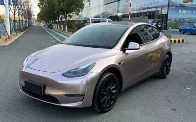 Tesla Tesla Model 3 в цвете и кузовом – это идеальный выбор среди китайских автомобилей. Доступная цена и надежность гарантированы.