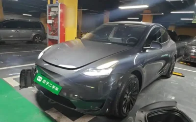 Tesla Tesla Model 3 в цвете и кузовом – это идеальный выбор среди китайских автомобилей. Доступная цена и надежность гарантированы.
