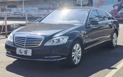 Mercedes-Benz Mercedes-Benz C-Class в цвете и кузовом – это идеальный выбор среди китайских автомобилей. Доступная цена и надежность гарантированы.