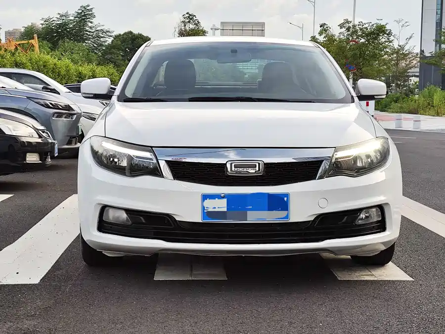 Qoros Qoros 3 в цвете и кузовом – это идеальный выбор среди китайских автомобилей. Доступная цена и надежность гарантированы.
