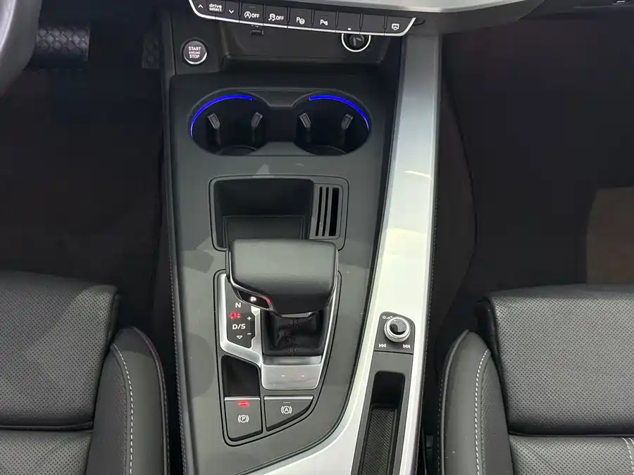 Audi Audi A8 в цвете и кузовом – это идеальный выбор среди китайских автомобилей. Доступная цена и надежность гарантированы.
