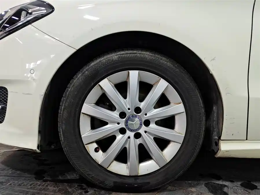 Tesla Tesla Model 3 в цвете и кузовом – это идеальный выбор среди китайских автомобилей. Доступная цена и надежность гарантированы.