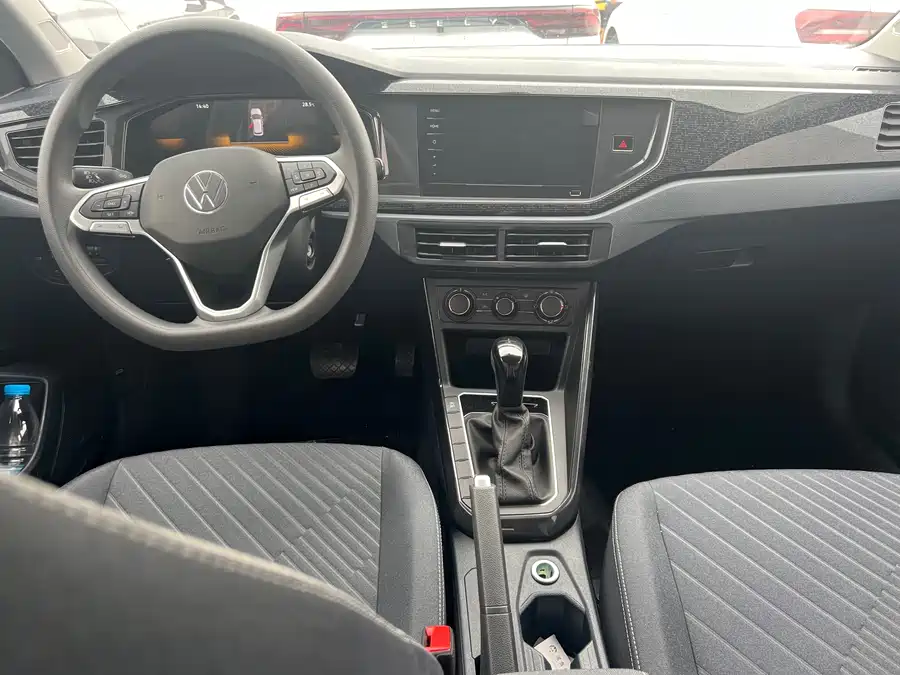 Toyota Toyota Sienna в цвете и кузовом – это идеальный выбор среди китайских автомобилей. Доступная цена и надежность гарантированы.