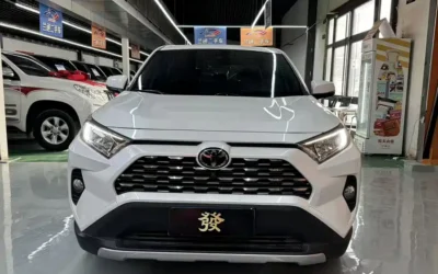 Toyota Toyota Corolla в цвете и кузовом – это идеальный выбор среди китайских автомобилей. Доступная цена и надежность гарантированы.